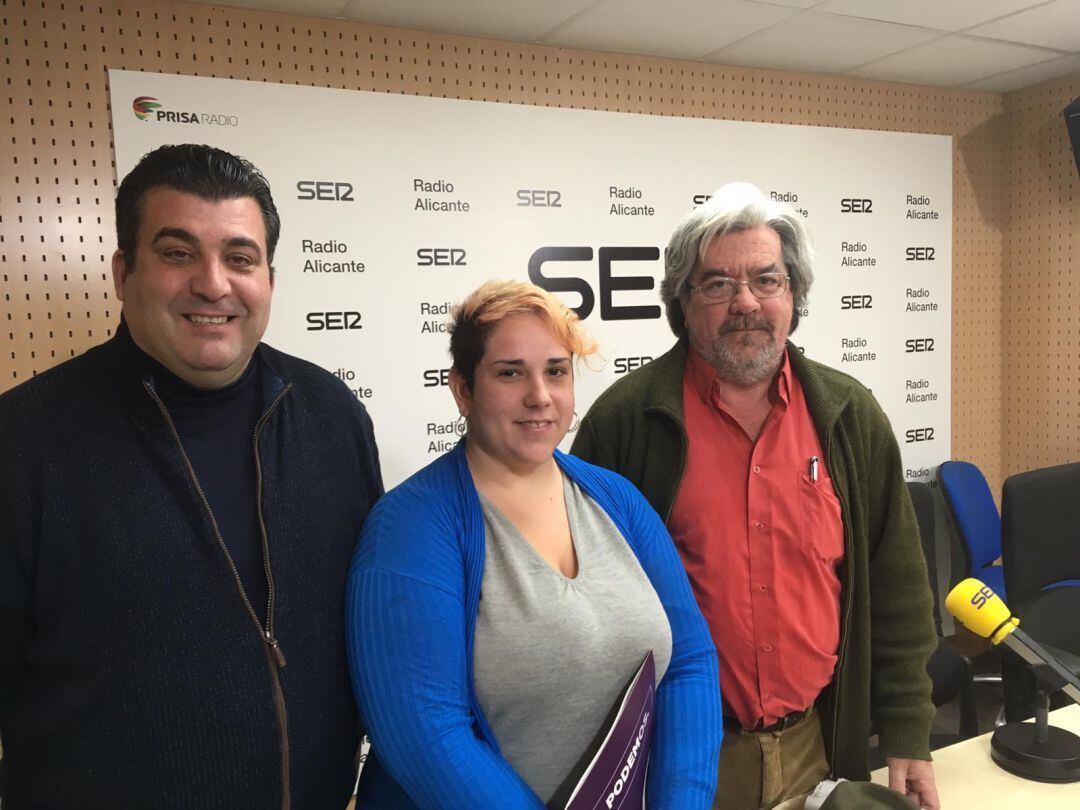 Vicente Cutanda, Vanessa Romero y Antonio Balibrea en los estudios de Radio Alicante SER