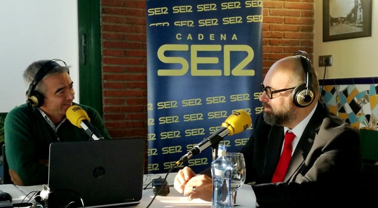 Carles Francino entrevista al escritor Carlos Ruiz Zafón, que presenta &#039;&#039;El laberinto de los espíritus&#039;.