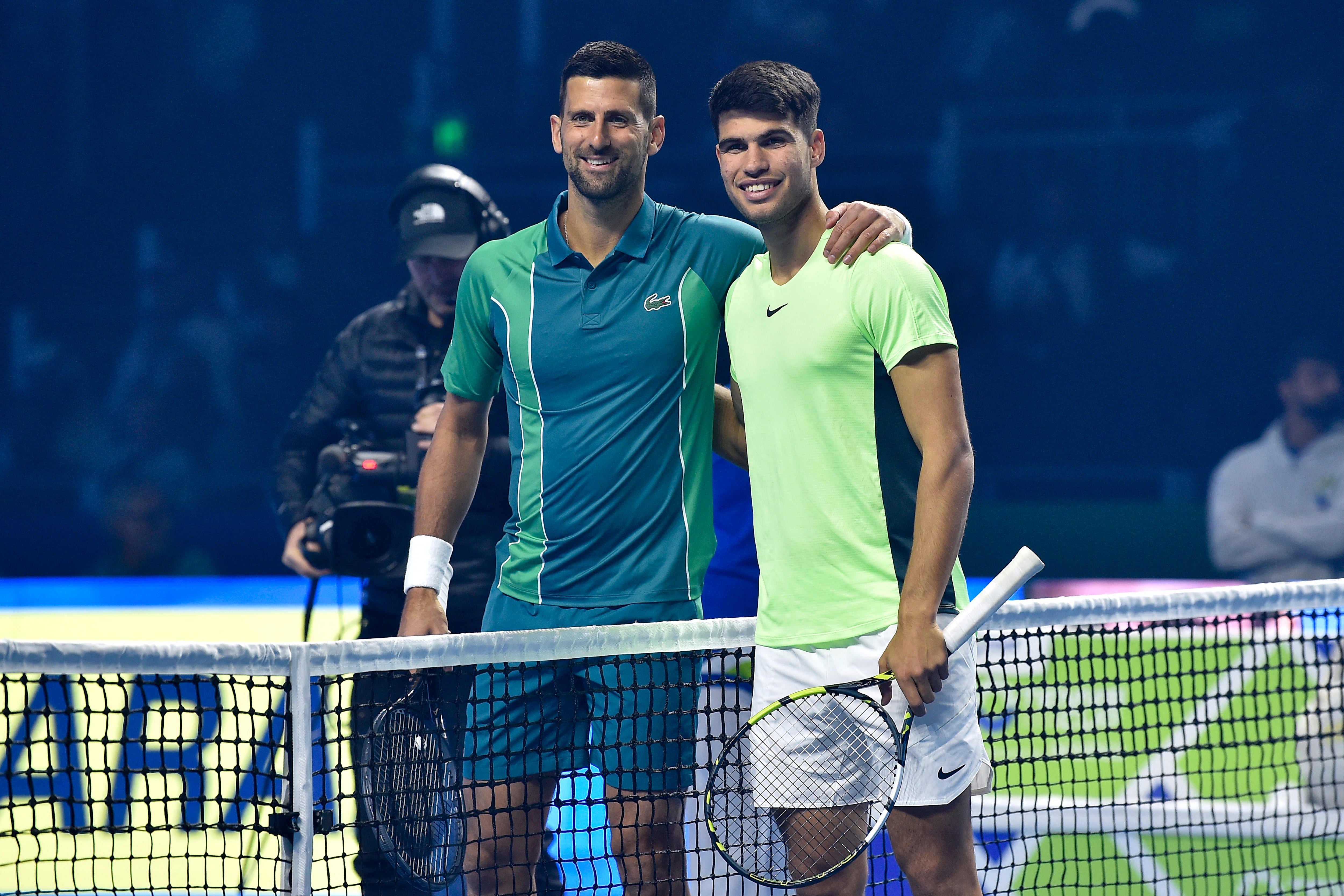 Djokovic y Alcaraz durante el partido de exhibición de la Riyadh Season Tennis Cupis Cup