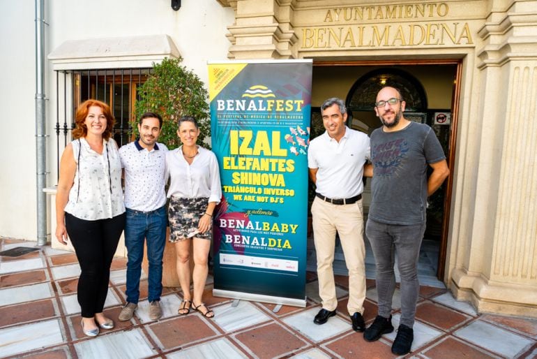 Javier Ajenjo (en primer término) es el coordinador del festival