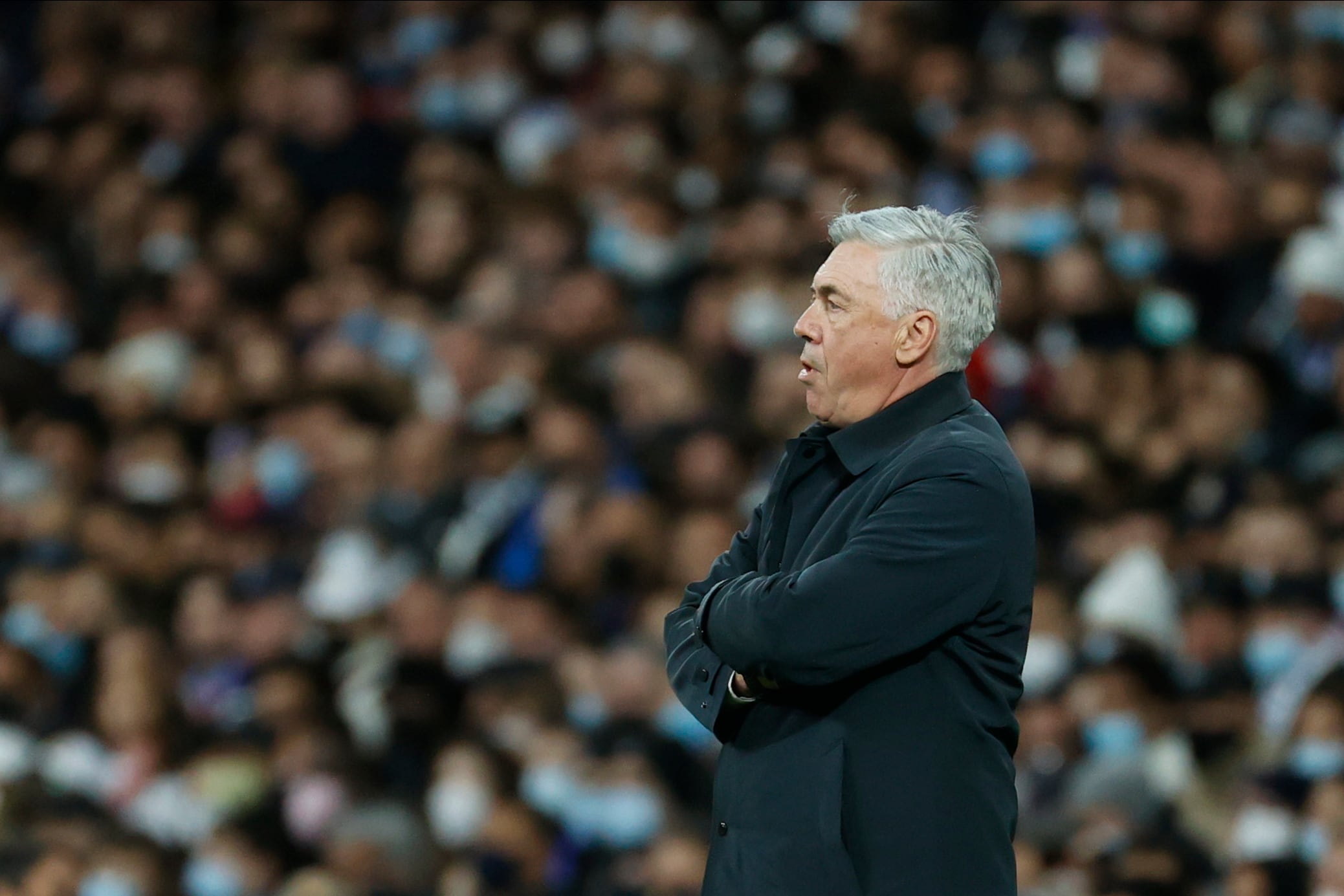 El técnico italiano del Real Madrid, Carlo Ancelotti, durante el partido antel el Barça