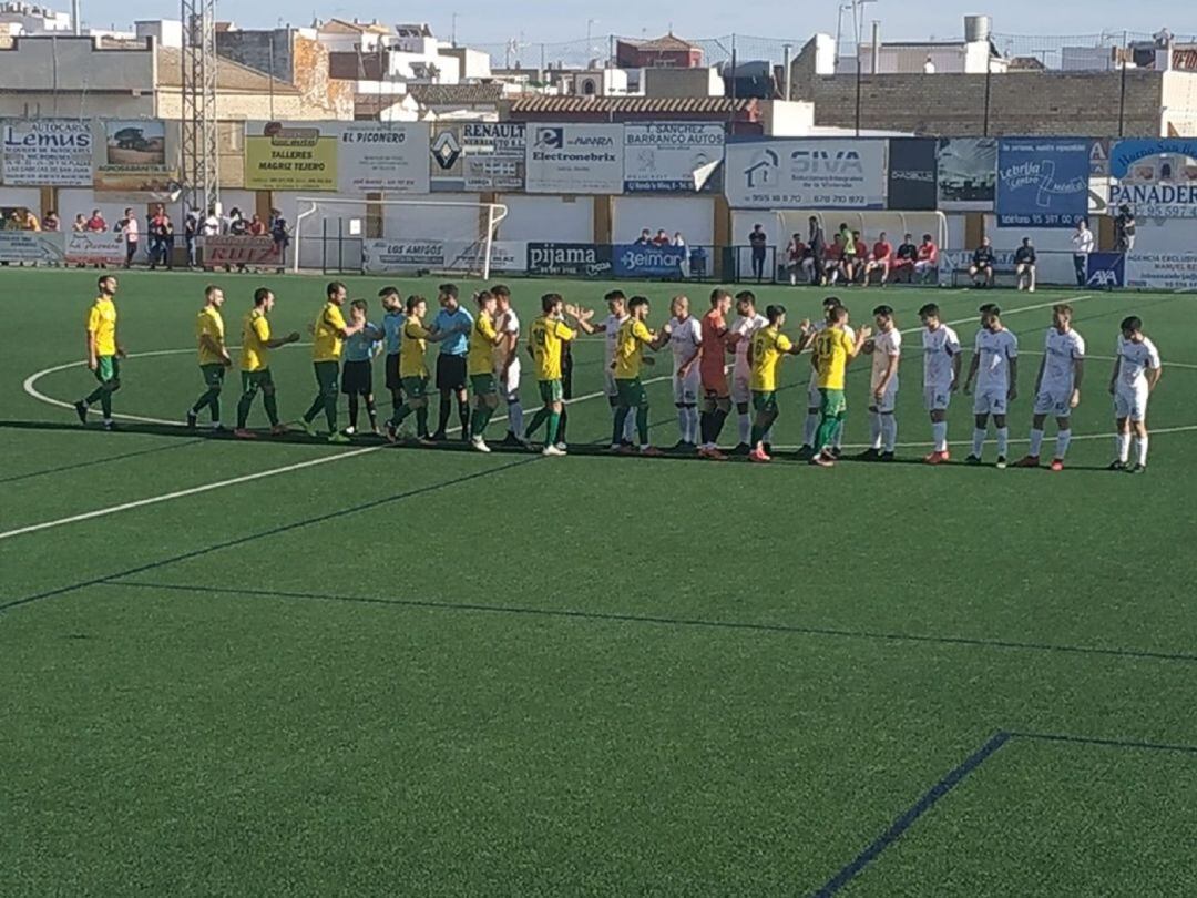 Ambos equipos antes del partido.