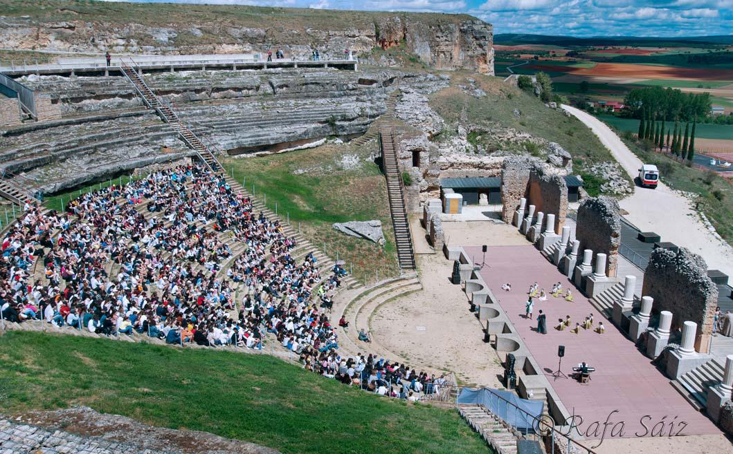 Teatro del yacimiento romano de Clunia