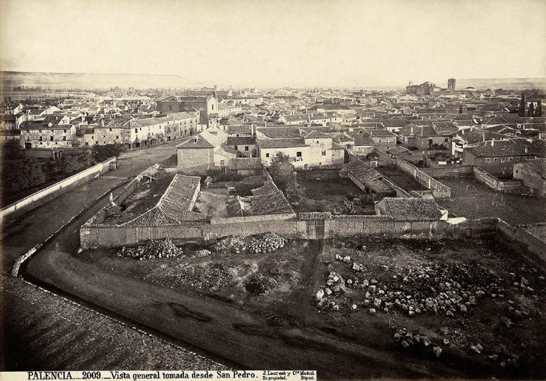 Así era Palencia en el año 1877. Foto hecha desde la torre de la iglesia de San Pablo