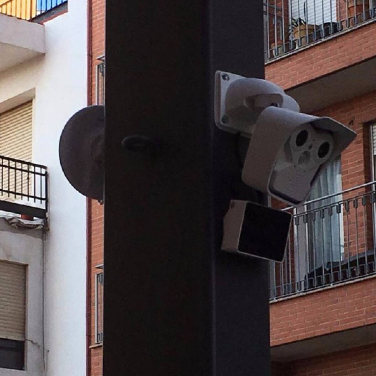 Instalan cámaras de vigilancia en la Avenida Juan Carlos I de Lorca