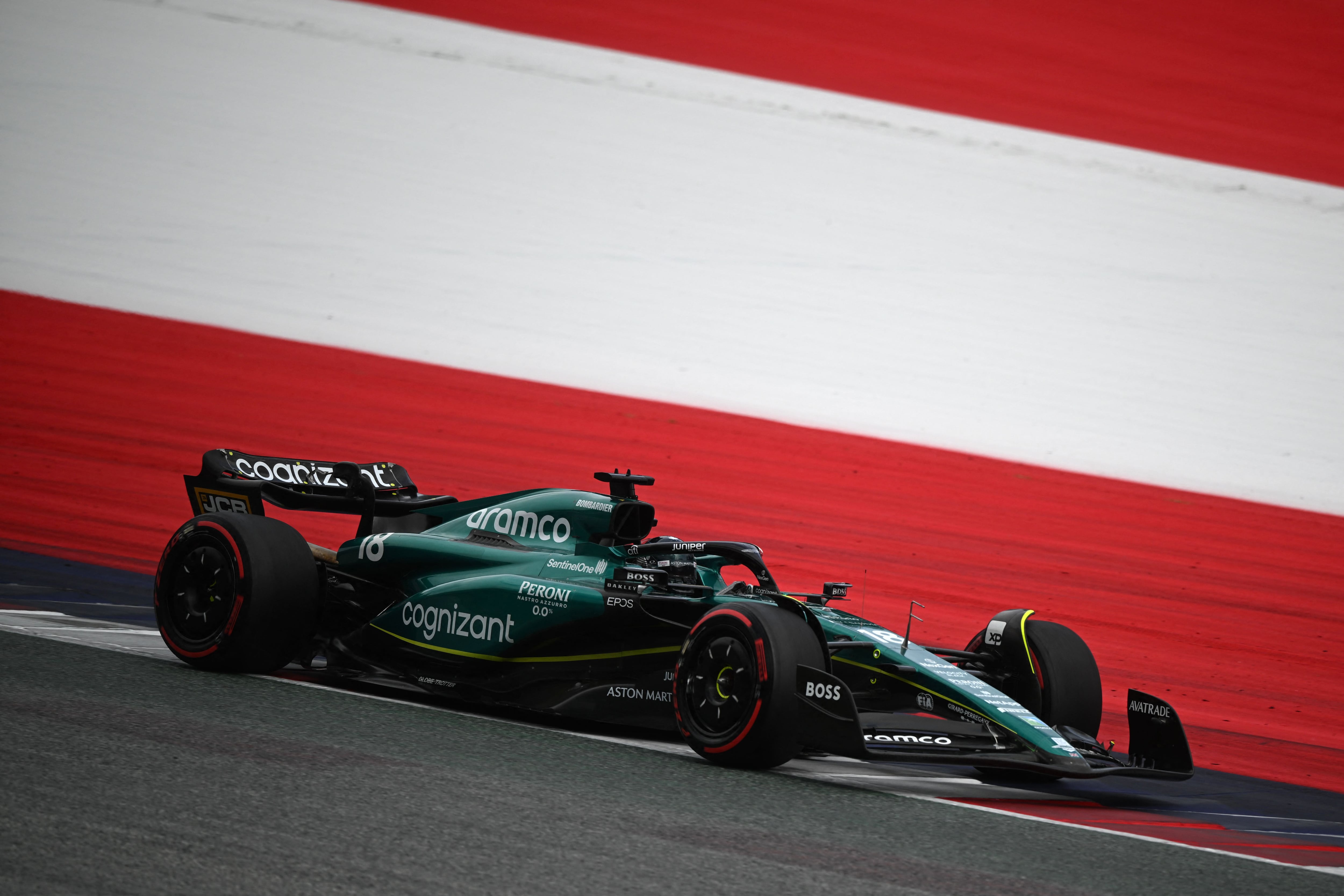 Fernando Alonso durante la sesión clasificatoria del GP de Austria de Fórmula 1. (Photo by VLADIMIR SIMICEK / AFP) (Photo by VLADIMIR SIMICEK/AFP via Getty Images)