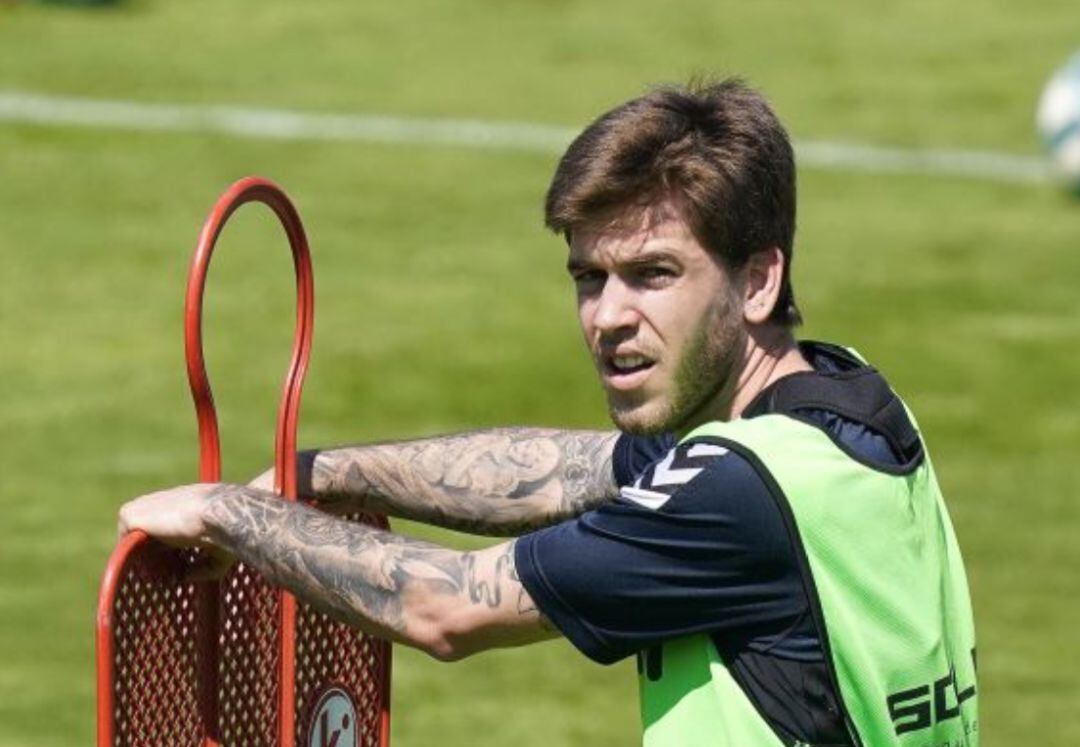 Álvaro Jiménez, durante un entrenamiento del Albacete 