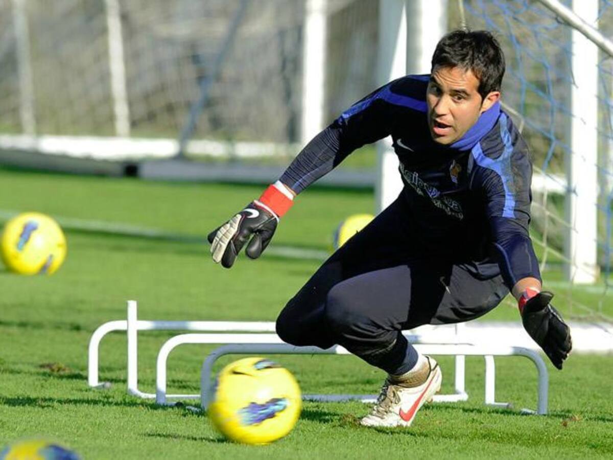 Claudio Bravo: "Ganar al Villarreal y terminar bien la temporada"