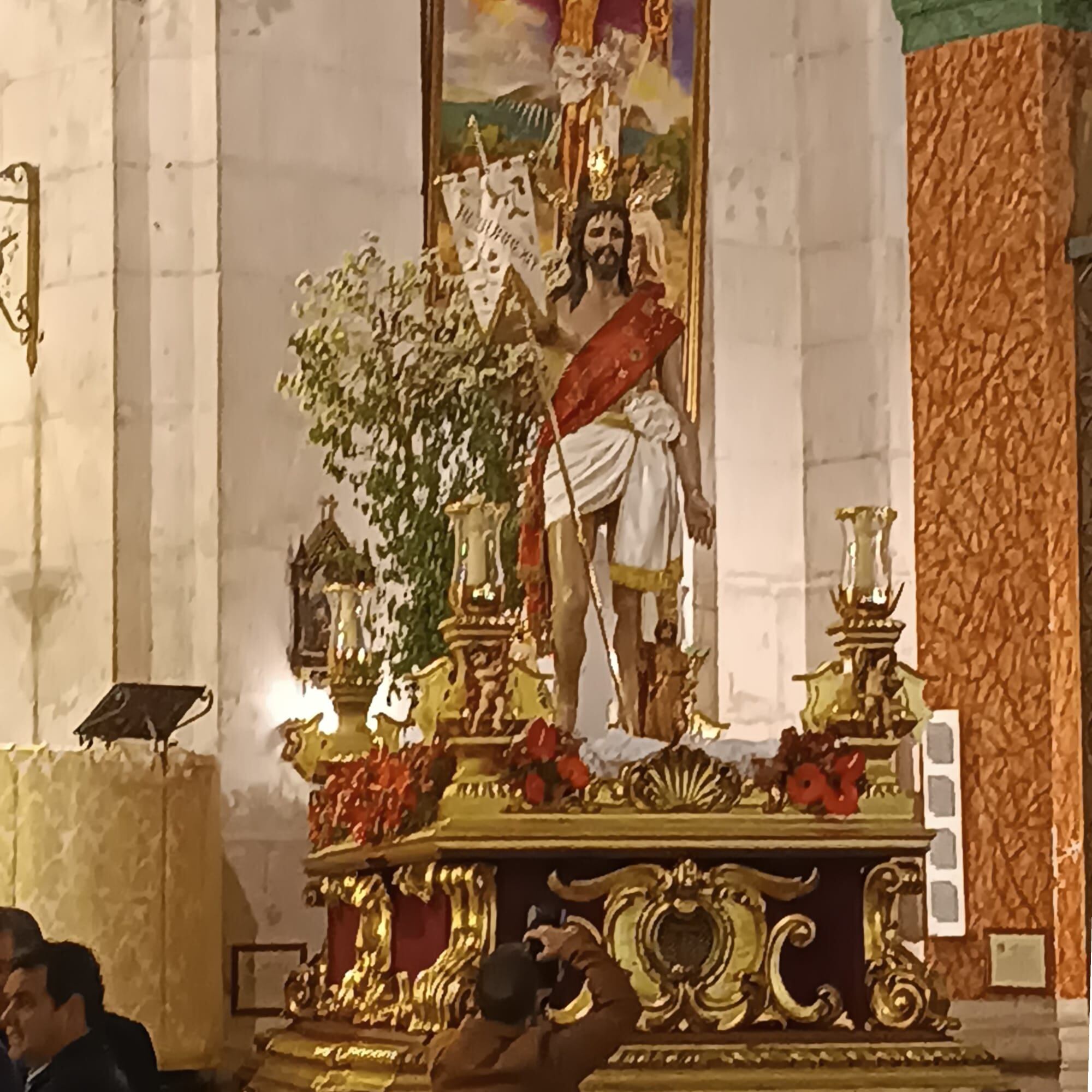 Cristo Salvador Resucitado en el templo de la Asunción, al no poder realizar su estación de penitencia