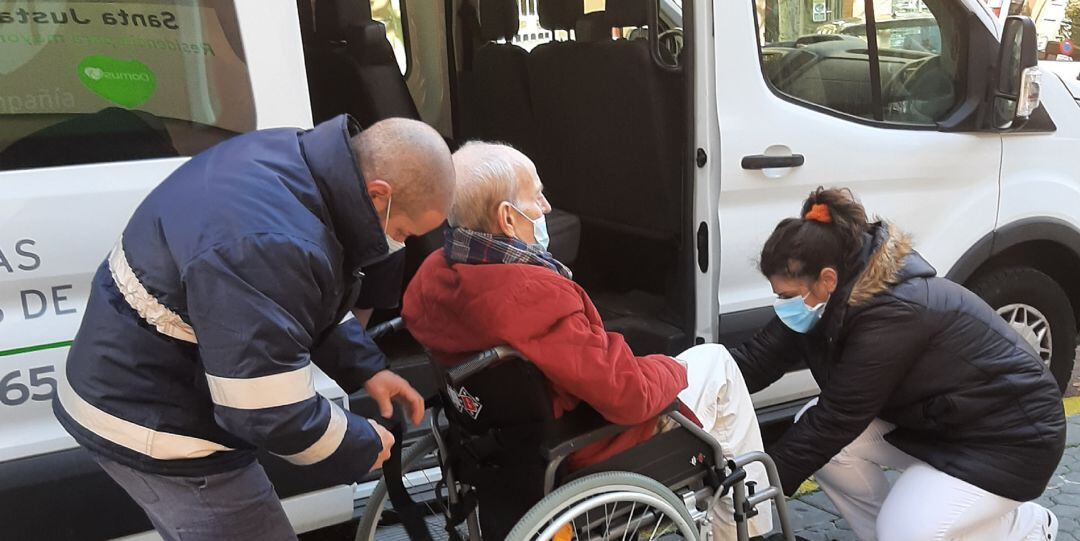 Regreso de residentes al centro Domusvi Santa Justa