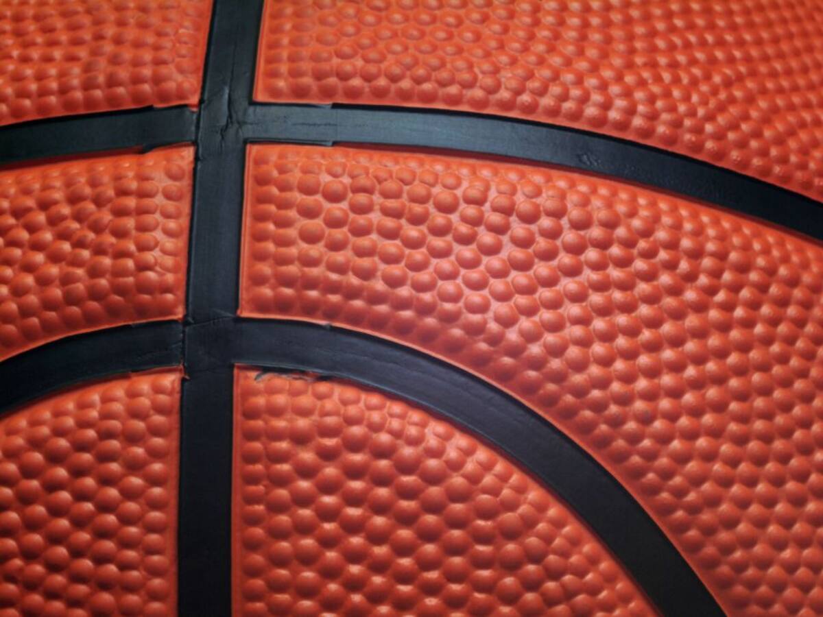 ¿Cuáles son las diferencias psicológicas entre los jugadores de baloncesto y los de otros deportes?