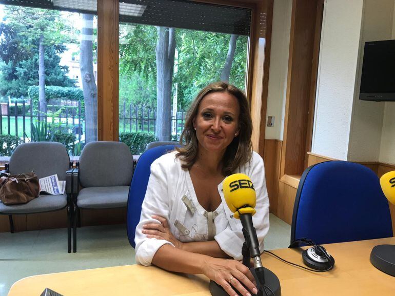 La consejera Mayte Pérez, en los estudios de SER Teruel