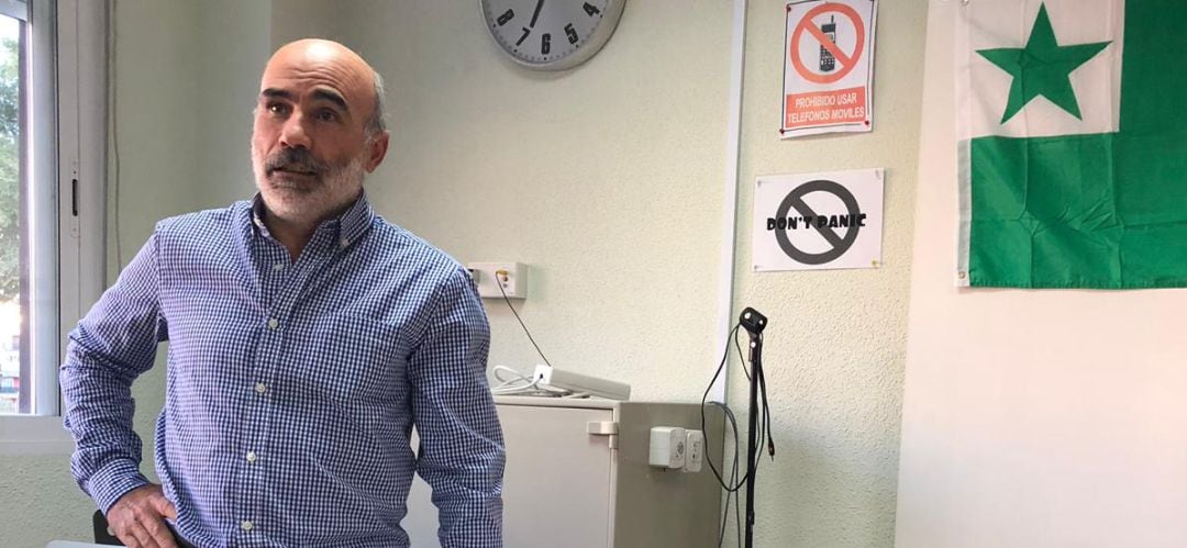 Manuel Parra, presidente del Liceo de Esperanto de Madrid, durante la presentación del curso en Fuenlabrada.