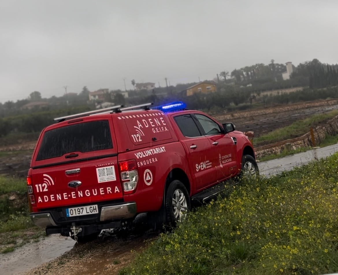 Un efectivo de ADENE Enguera vigila un barranco de la localidad. Fuente: Radio Xàtiva Cadena SER