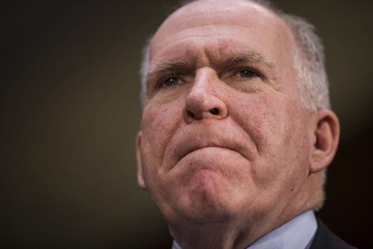 JL02 WASHINGTON (ESTADOS UNIDOS), .- El director de la CIA, John Brennan, se prepara para testificar ante el Senado del Comité de Inteligencia sobre &quot;actividades de inteligencia rusa&quot; en el edificio Dirksen del Senado en Washington, Estados Unidos, hoy, 1