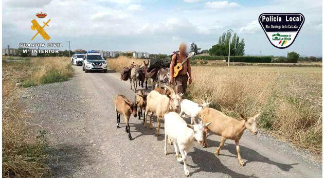 El ciudadano francés realizaba el Camino de Santiago en compañía de 11 animales.