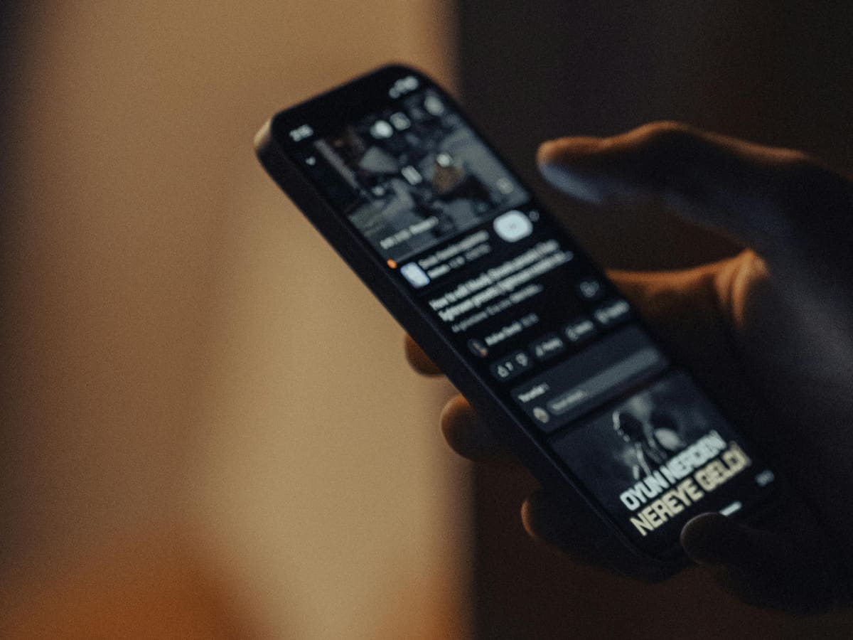 Un estudio de la UMH revela que las redes sociales atraen a los adolescentes a los juegos de apuestas