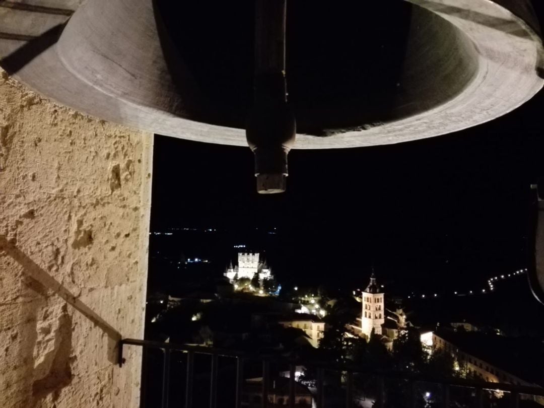 Fotografía nocturna desde la torre de la Catedral de Segovia