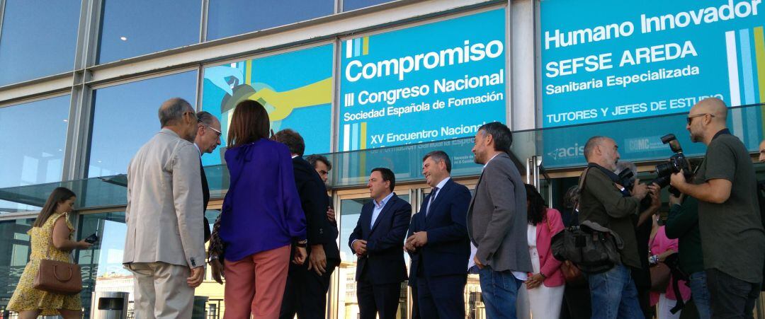 Autoridades antes de la inauguración del Congreso