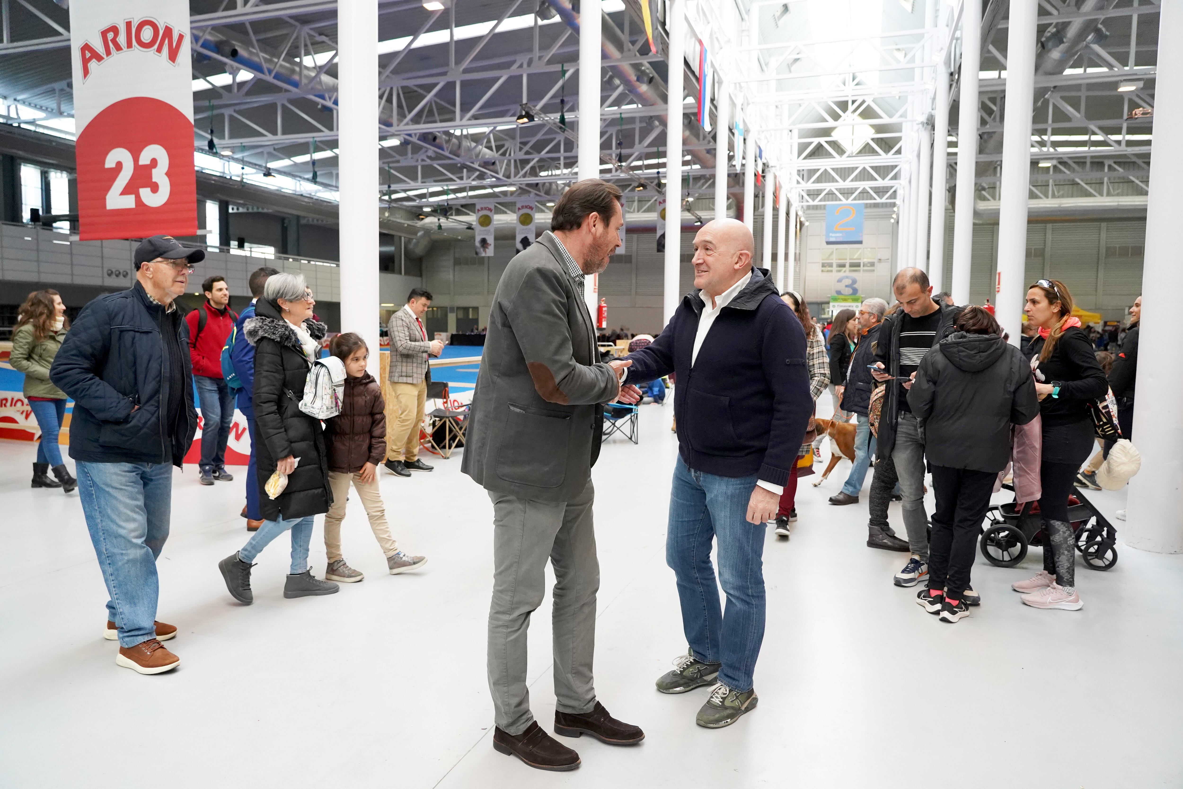 El candidato del PP al Ayuntamiento de Valladolid, Jesús Julio Carnero, visita Fimascota.