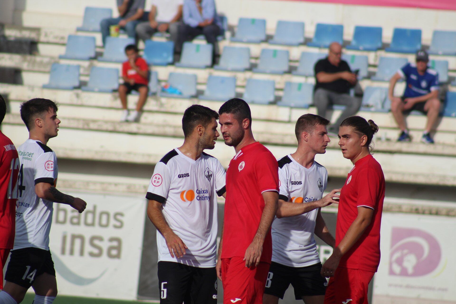 Óscar Bertó y Vicen en el partido frente al Ontinyent 1931