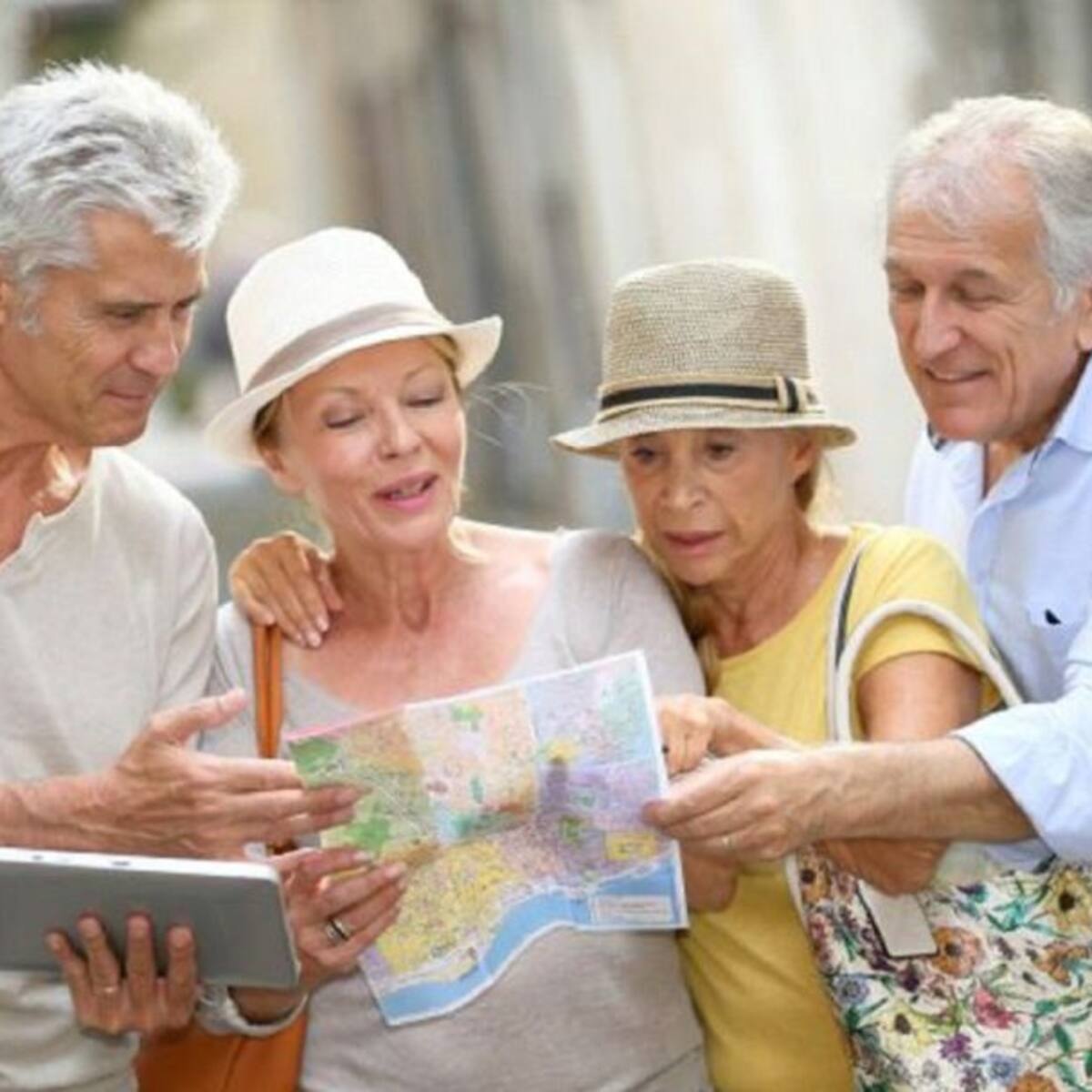 Los turistas del IMSERSO comienzan a llegar a Ibiza