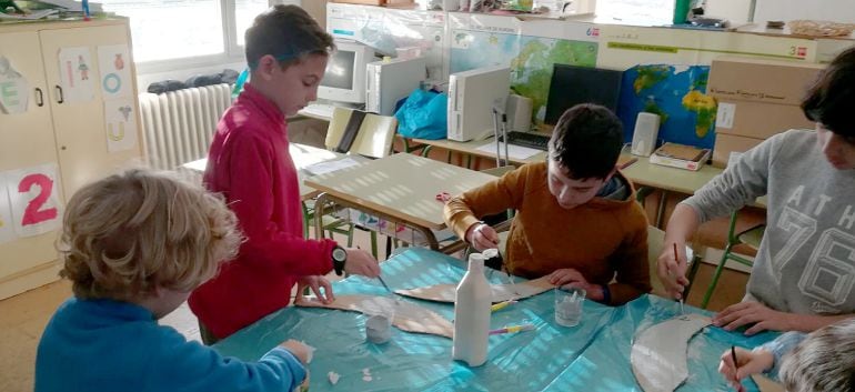 Alumnos de la escuela unitaria Carlos Ruiz de la Pernía (Palencia)
