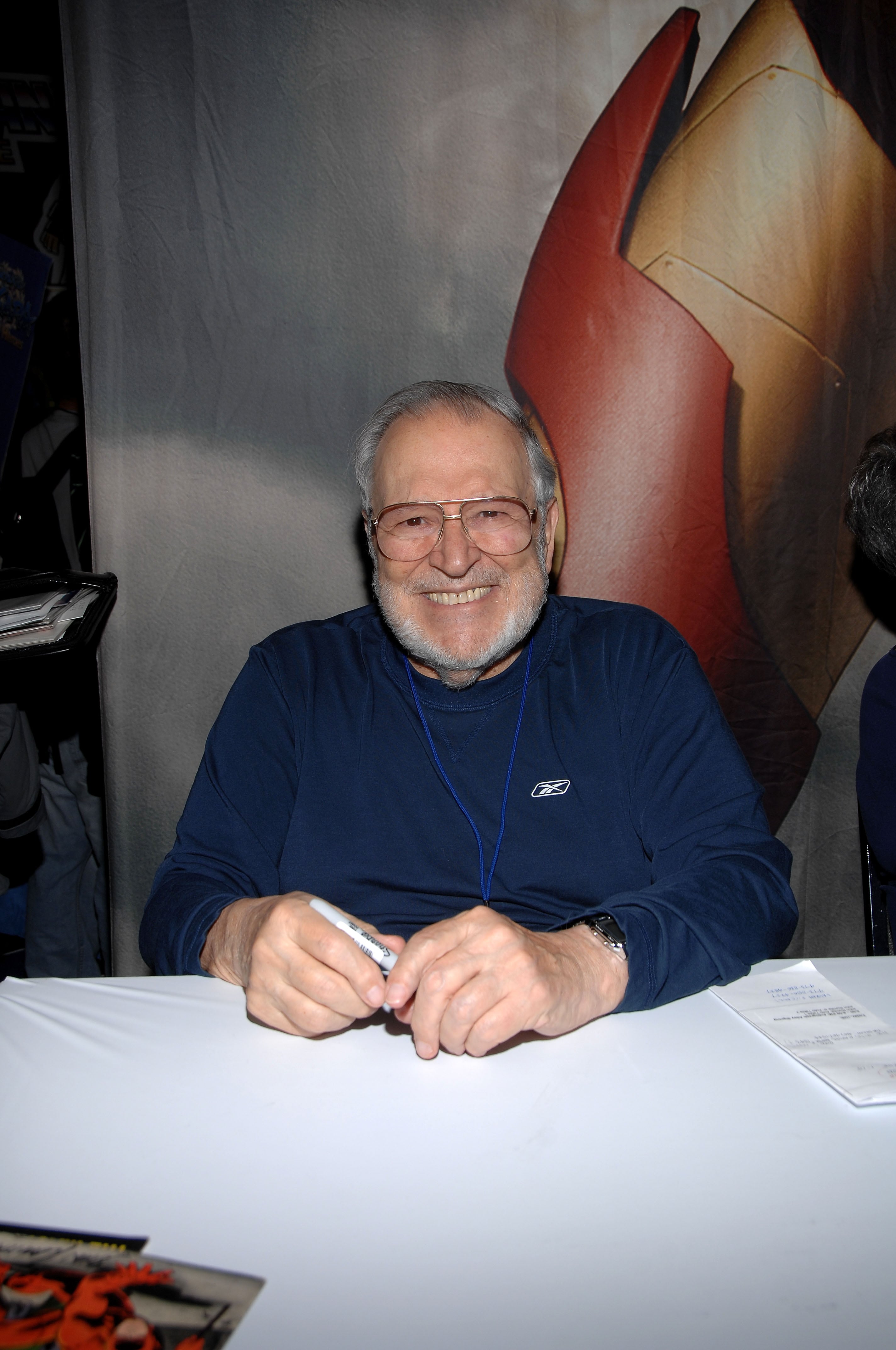 La leyenda del cómic John Romita Sr. en un acto en Nueva York en 2010