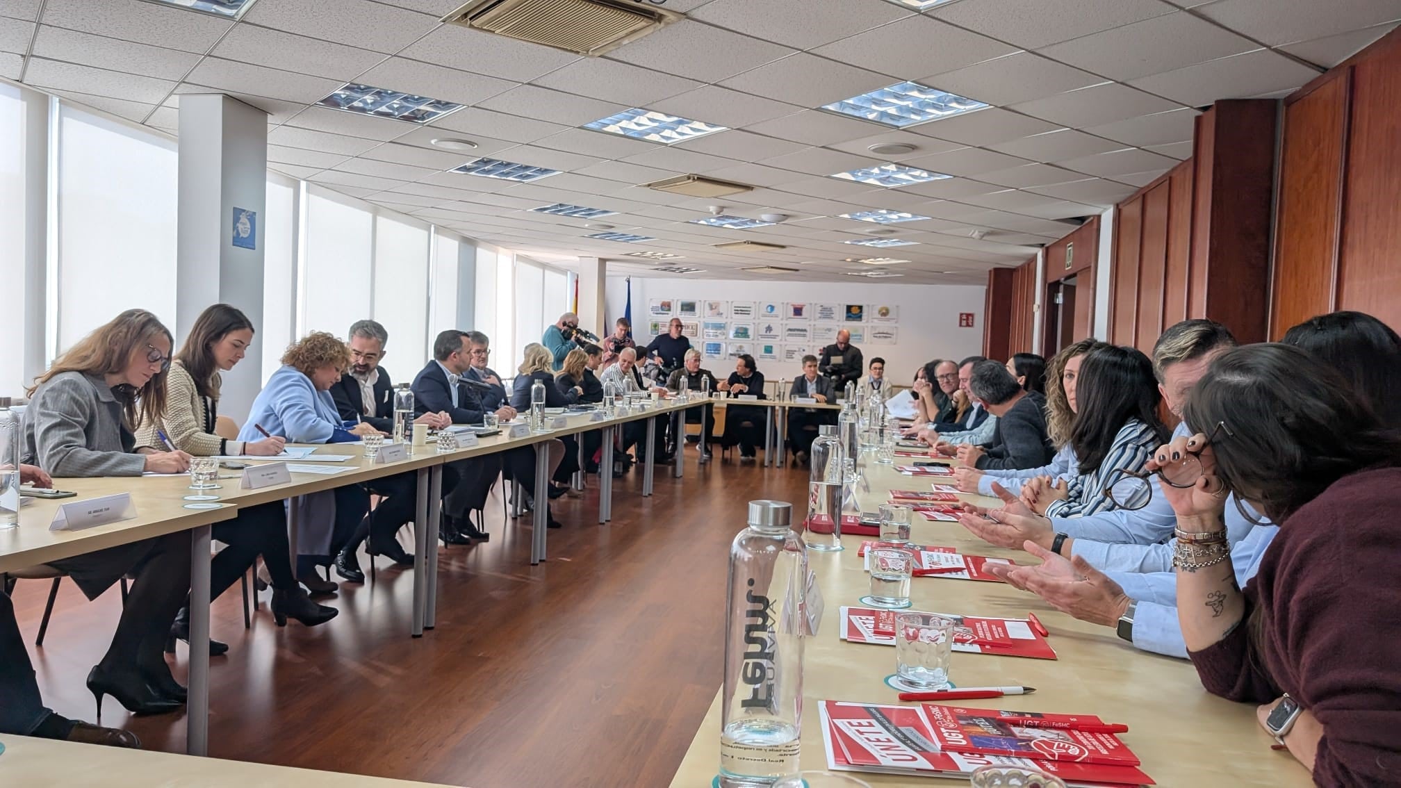 Imagen de la mesa negociadora