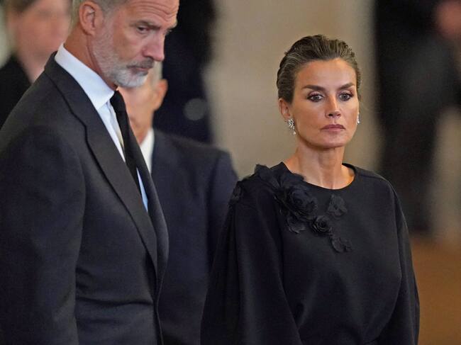 Los reyes de España asisten a Londres para despedirse de la reina Isabel II.
