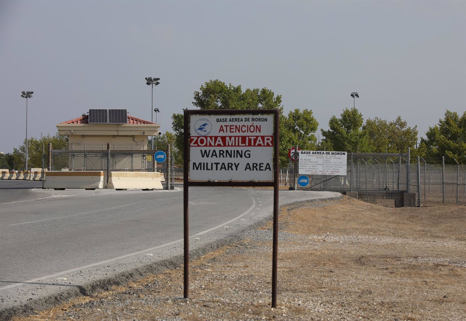 Imágenes del exterior de la base aérea militar de Morón de la Frontera/María José López