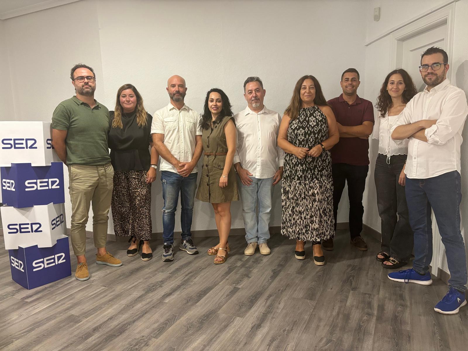 José Manuel Hinojosa, Paula Molina, Kiko Aznar, Cristina Castellanos, Santiago González, Justina Gómez, Álvaro Méndez, Beatriz Toboso y Juanma Sevilla, conforman el equipo de Radio Albacete Cadena SER.