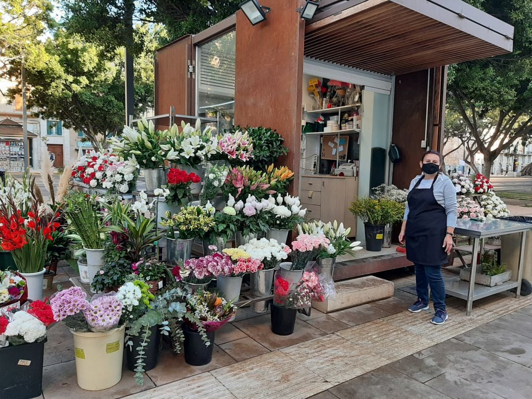 Imagen de uno de los puestos de flores de la Alameda Principal de Málaga