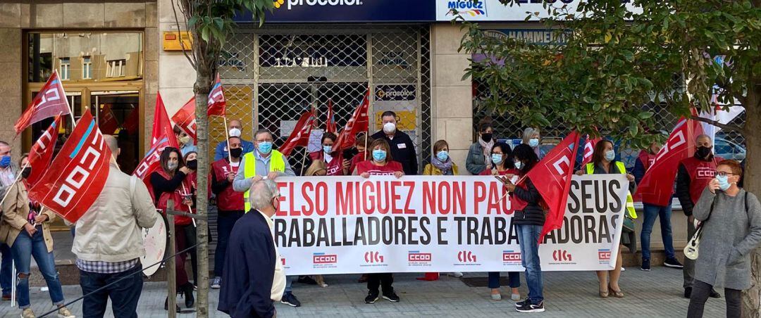 Concentración frente a Celso Míguez