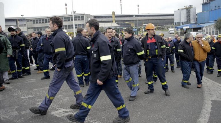 Trabajadores de ALCOA en plena protesta, el pasado verano. 