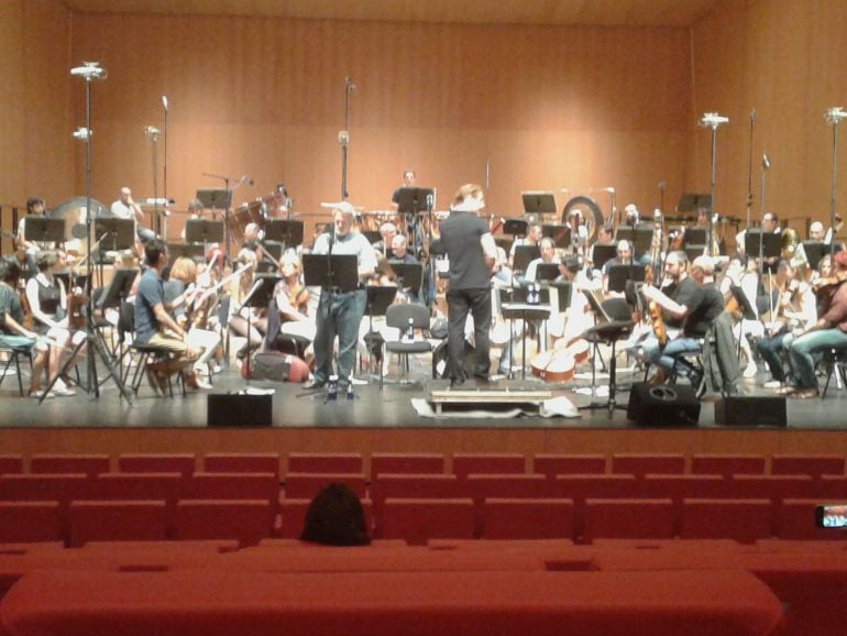 Gregory Kunde durante los ensayos con la Orquesta Sinfónica de Navarra en Baluarte.