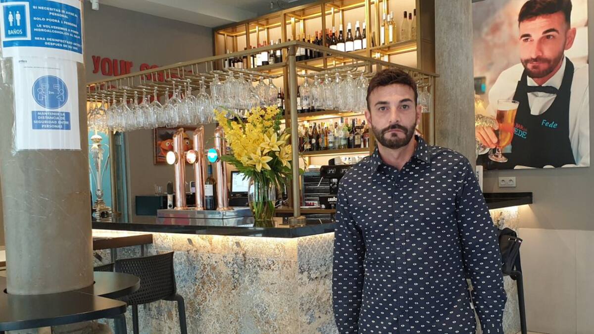 La agonía de este propietario de bar en Granada: 'Cierro hoy; dudo de que pueda volver a abrir'