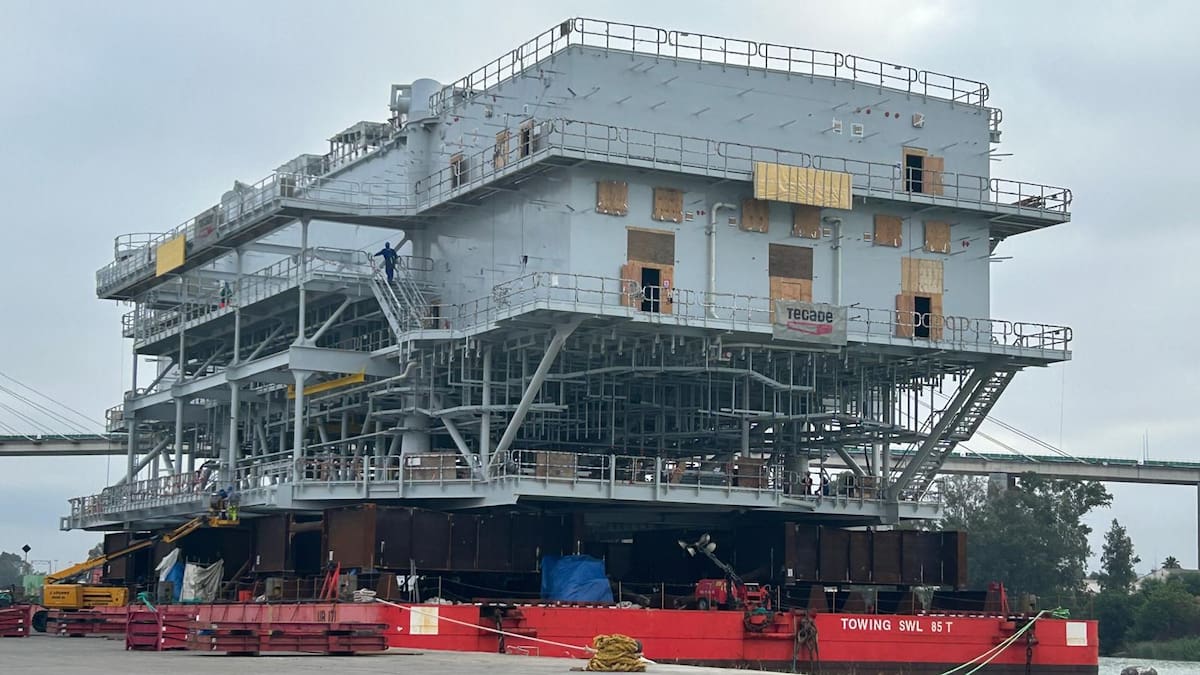 La empresa sevillana TECADE, líder en estructuras en el mar, finaliza su mayor proyecto: dos mega subestaciones eléctricas marinas de dimensiones colosales