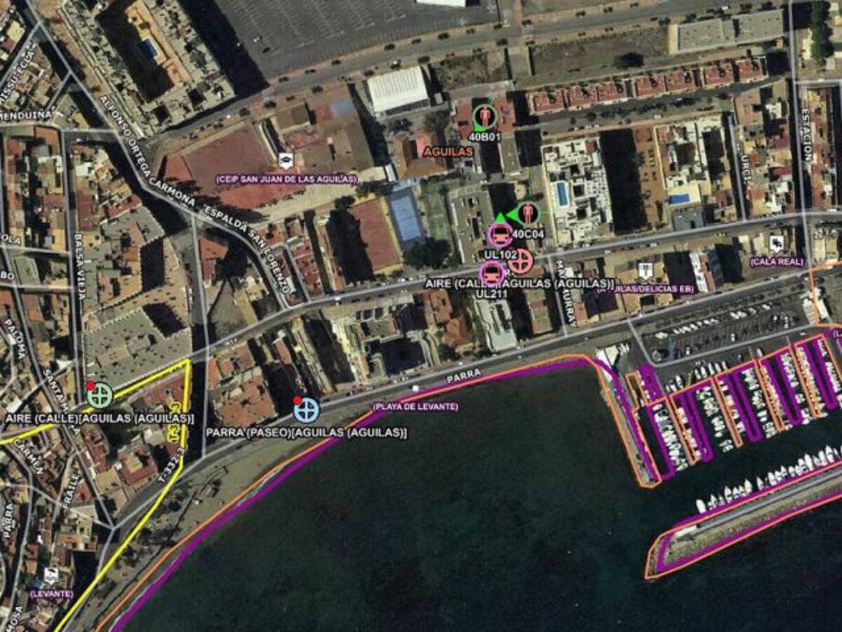 Una mujer sufre quemaduras graves en un incendio en Águilas