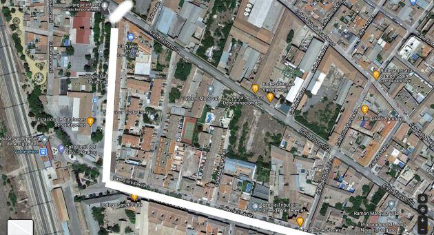En blanco, el desvío alternativo ante el corte de tráfico de la Calle Torrecilla de Valdepeñas (Ciudad Real)