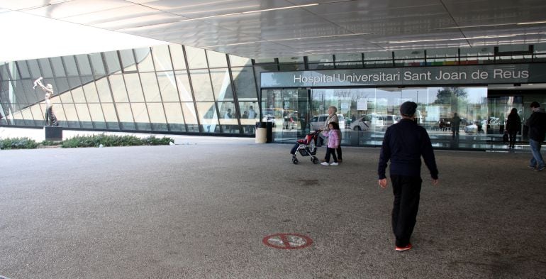 Accés lateral a l&#039;Hospital Universitari Sant Joan de Reus. 