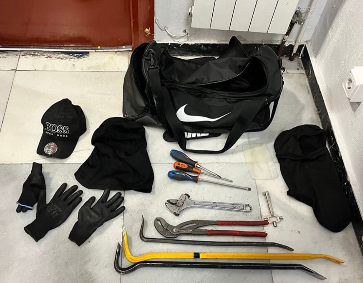 Materiales que portaban los presuntos ladrones.