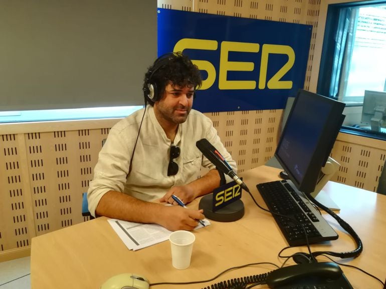 Joan Ferrà en los estudios de Radio Mallorca