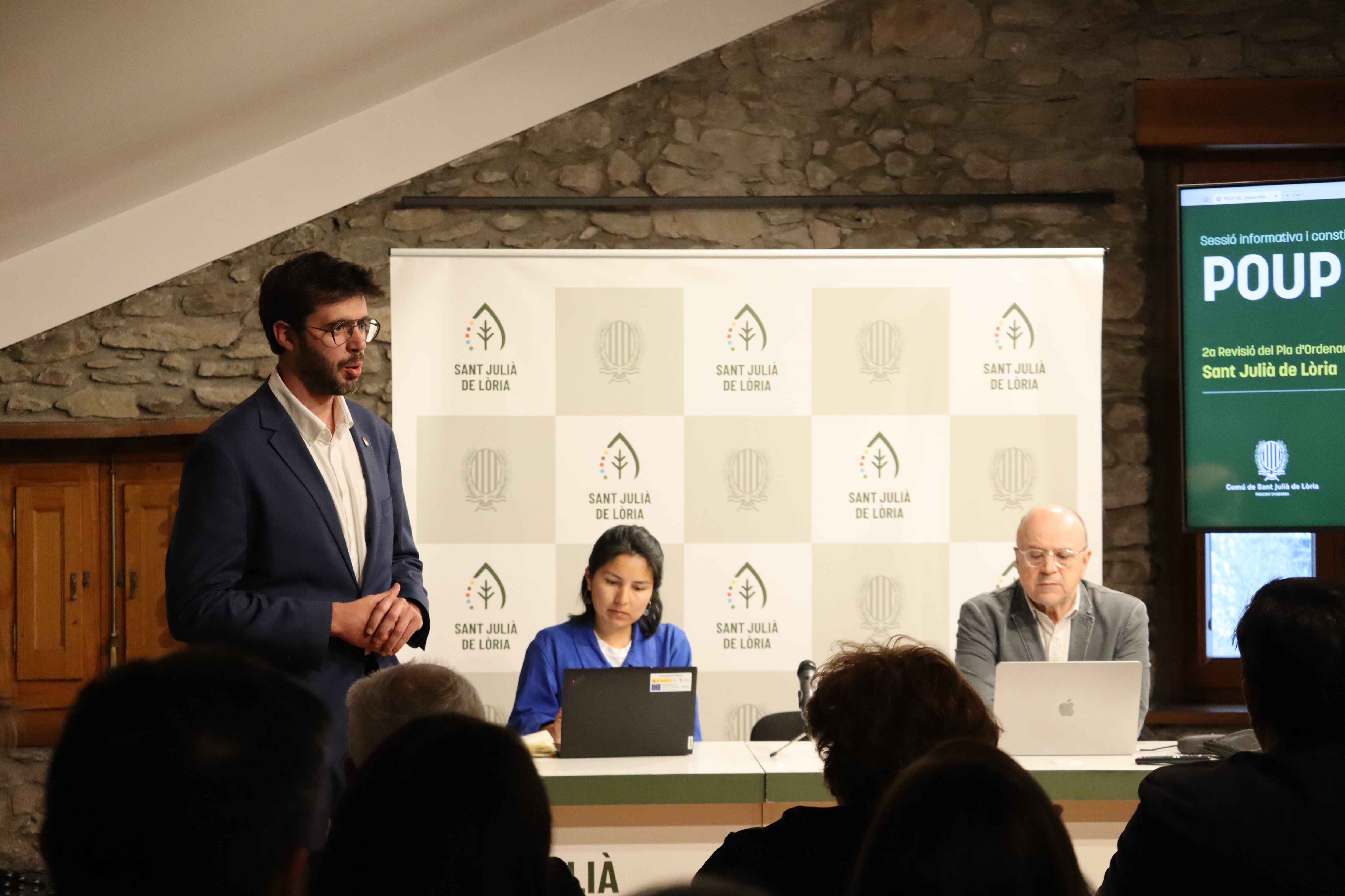 El cònsol major de Sant Julià de Lòria, Cerni Cairat, durant la presentació del consell consultiu per revisar el POUP