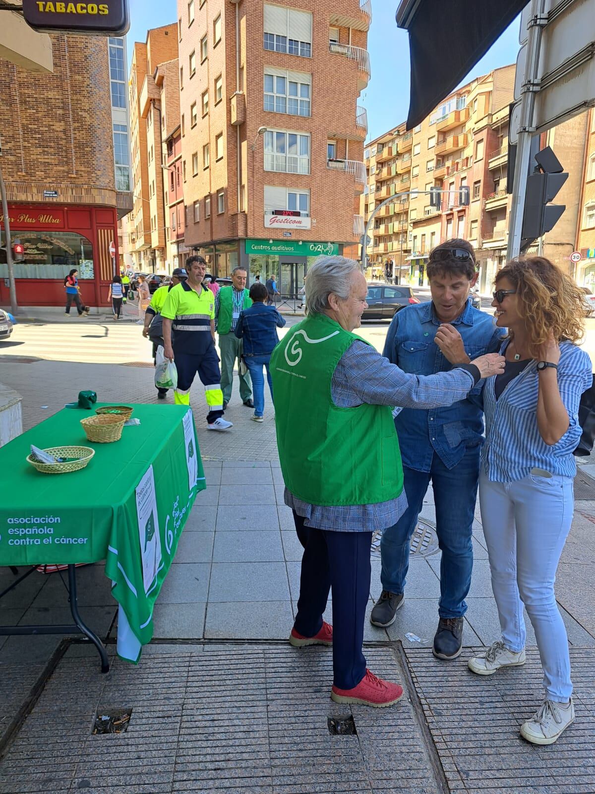 Cuestación a favor de la Asociación Española contra el Cáncer en Aranda 2023