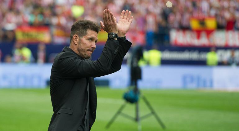 Simeone aplaude en el Caldreón