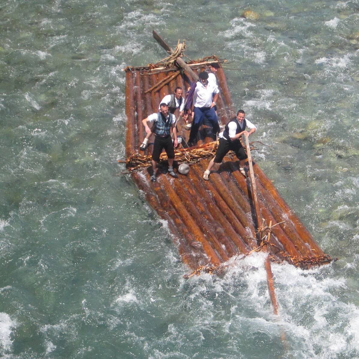 Los nabateros de Sobrarbe retoman el descenso por el río Cinca