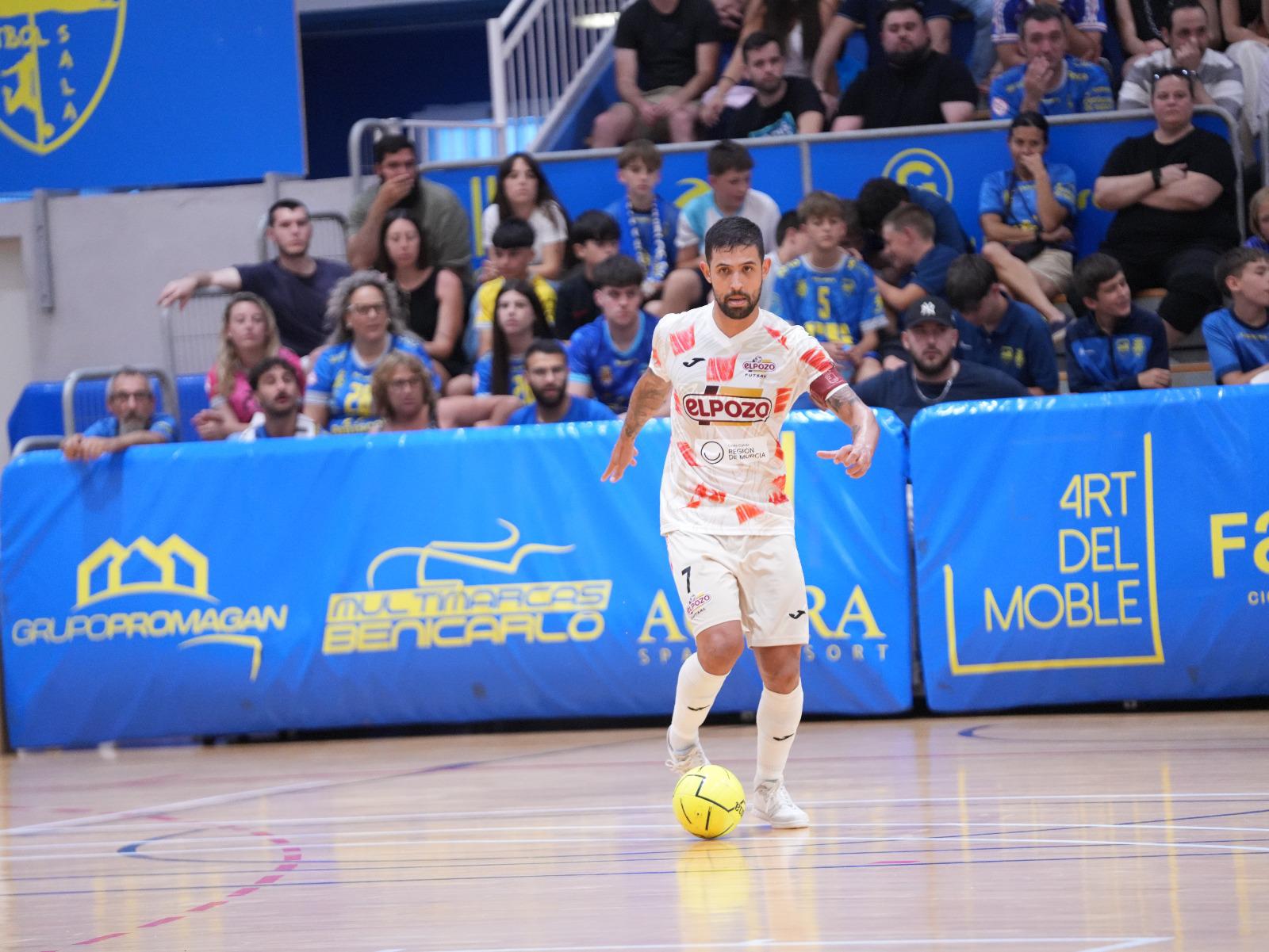 Los penaltis evitan que ElPozo culmine la remontada contra el líder