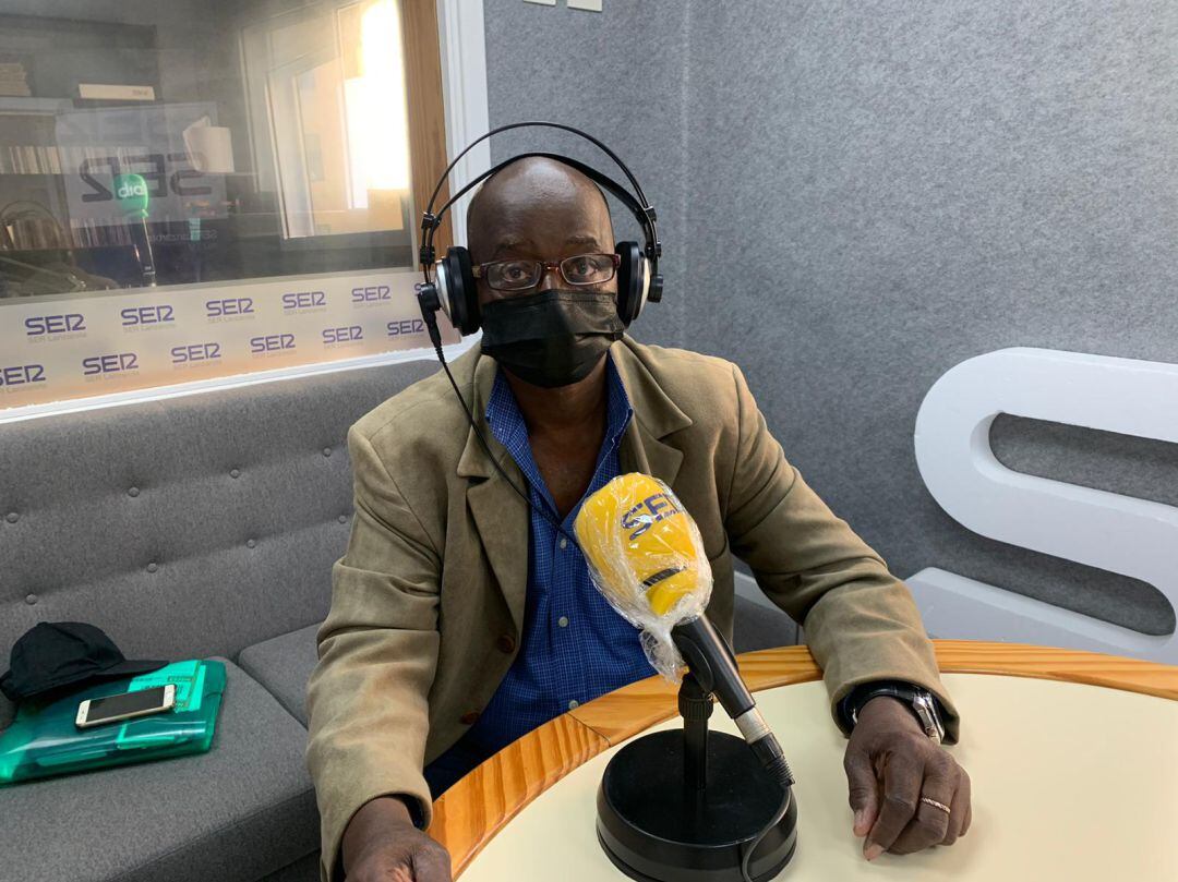 Su hijo cursa el último año de prácticas en Enfermería en la Universidad de La Laguna.