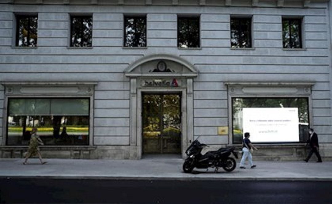 Fachada de la sede del grupo de seguros suizo Helvetia, en Madrid (España) - Óscar Cañas - Europa Press